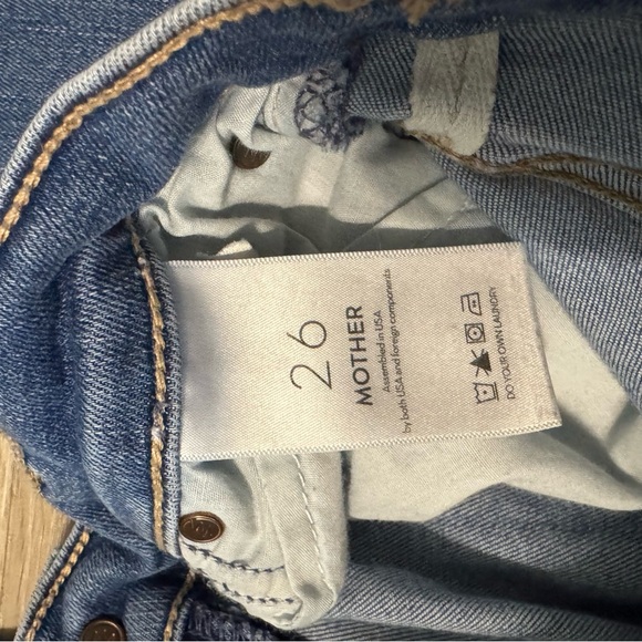 Women's MOTHER The Swooner Rascal Ankle Jeans in Vintage Blue - Picture 5 of 10